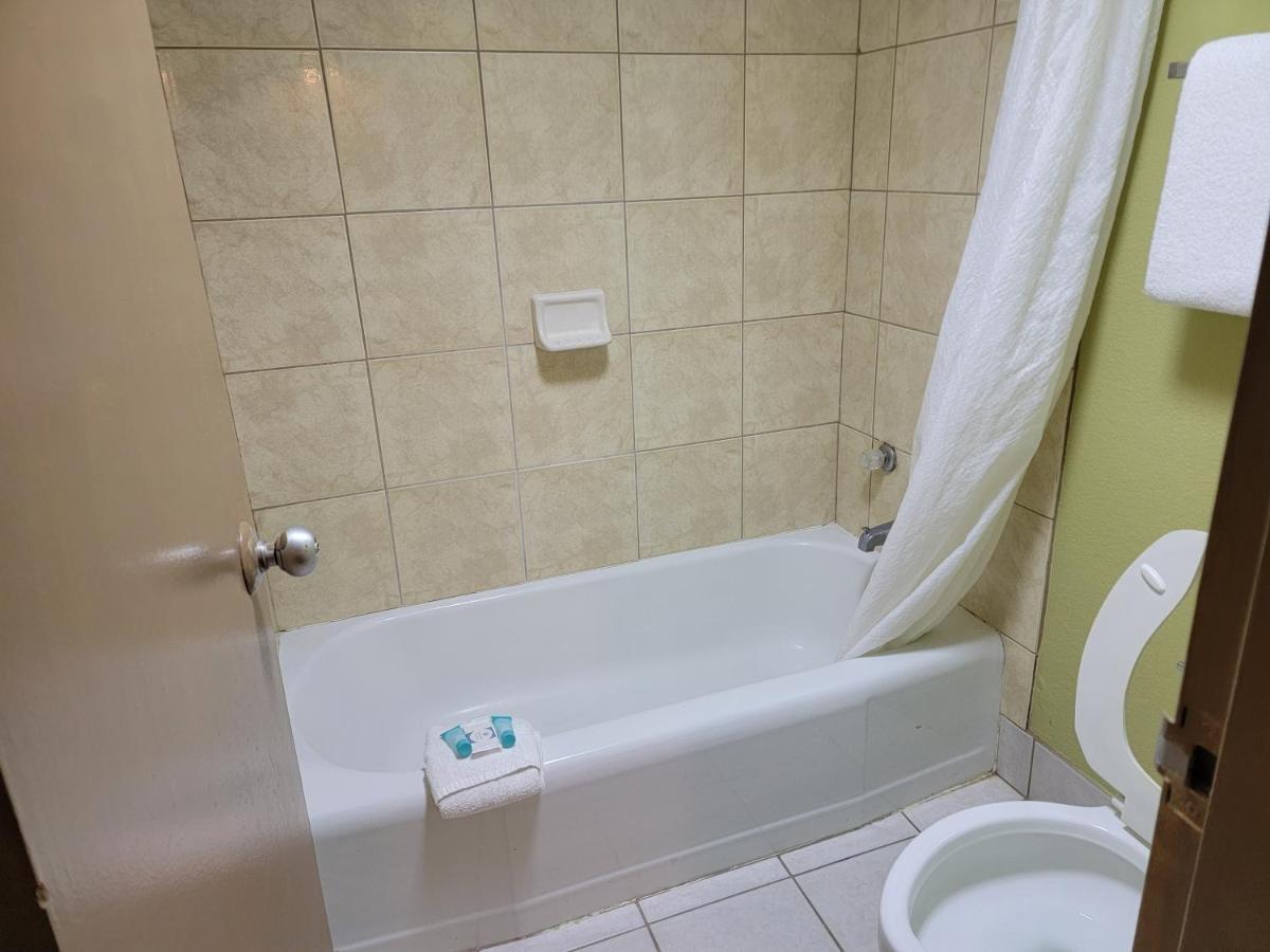 Studio 9 Inn & Suites Decatur Eksteriør billede